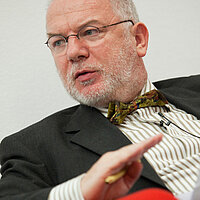 Dr. Michael Kausch